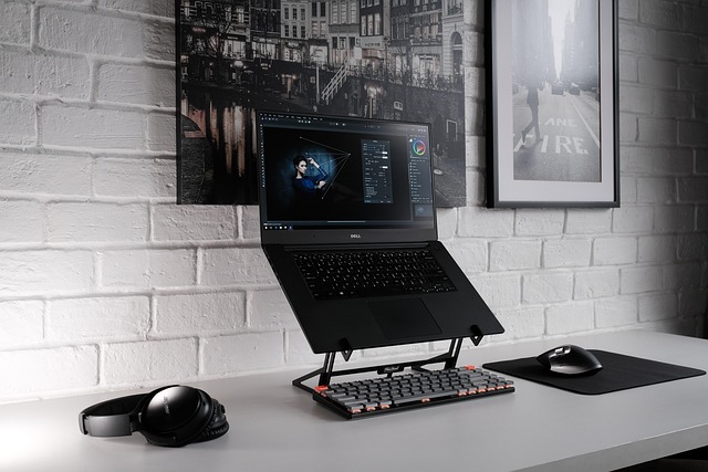 1757049446316006.jpg laptop-6332543_640.jpg